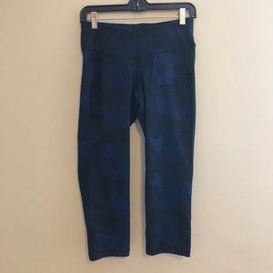Blue and black patterned Capri workout pants
